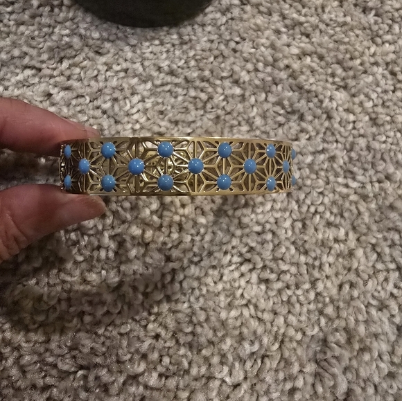 18kgp Dubai Jewelry - Elegant Gold and Blue Floral Bracelet - Picture 6 of 9